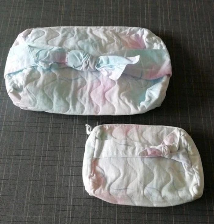 2 Pochettes à maquillage