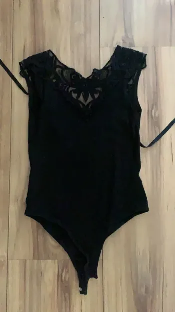 Body noir dentelle