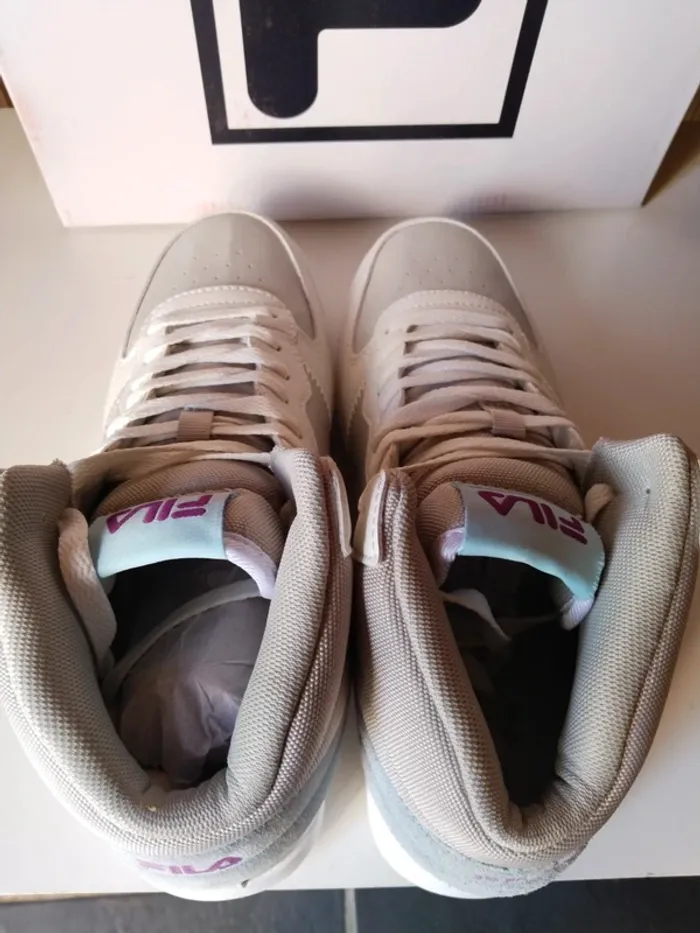 Paire de baskets montantes femme de marque Fila pointure 41 - photo numéro 8