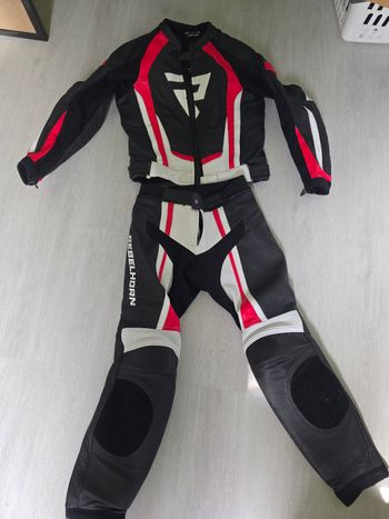 Ensemble moto Rebelhorn