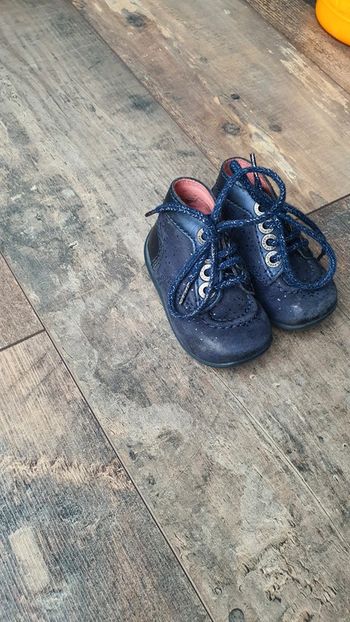 Très belle paire de chaussures kickers taille 18 en très bon état