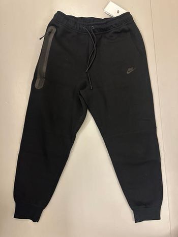 Nike tech noir