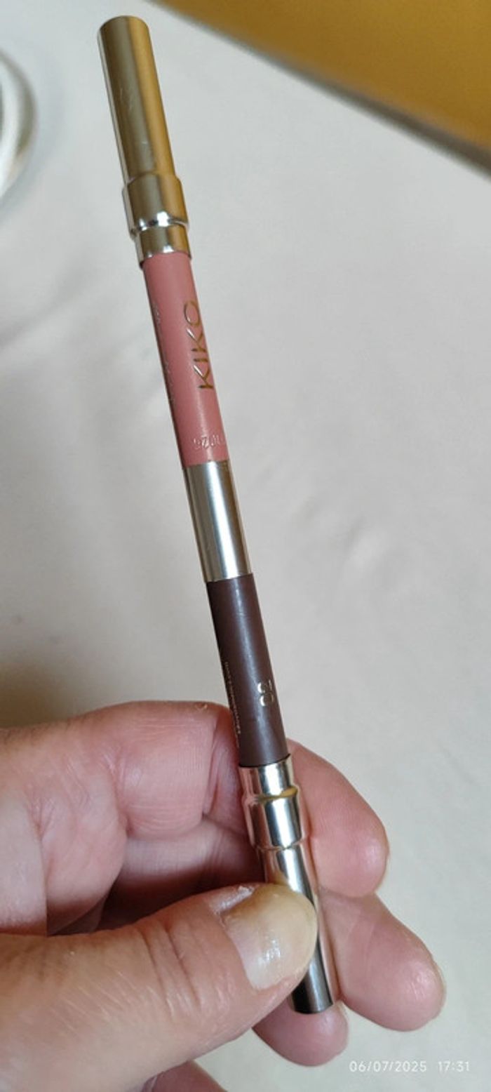 Kiko Holiday Fable Lasting Duo Eye Pencil Teinte 02 - photo numéro 2