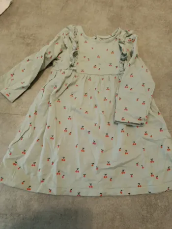 Robe manches verte avec cerises rouges kiabi 18 mois