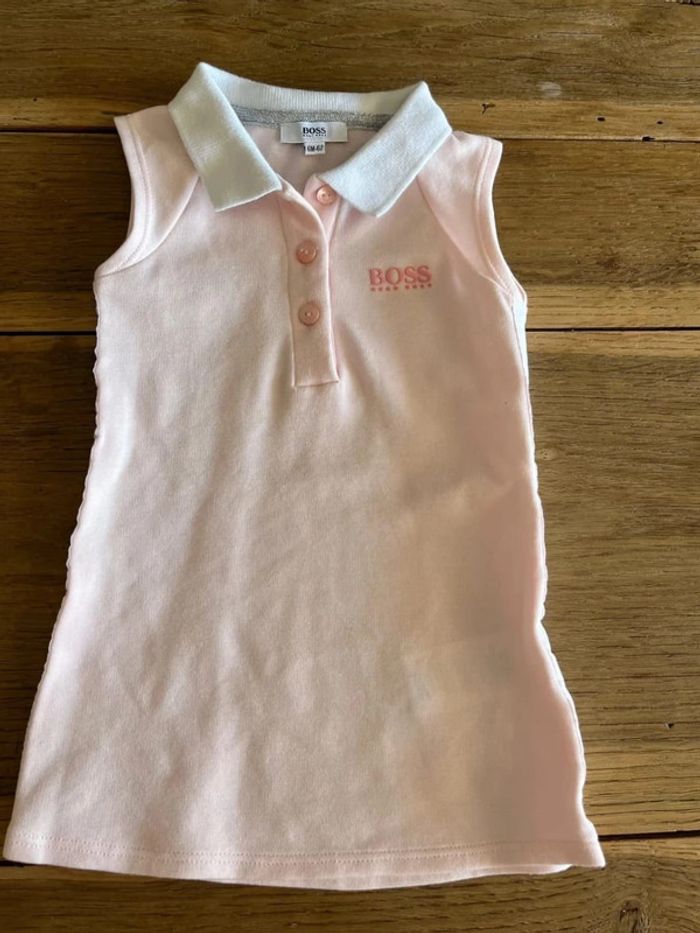 Robe d’été rose pâle façon tennis Hugo Boss