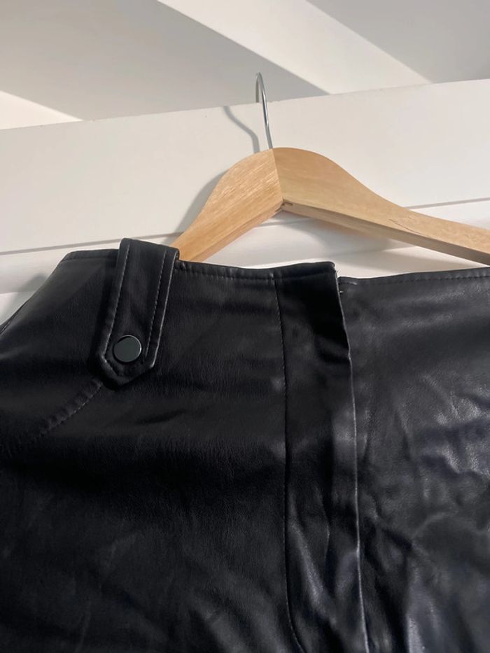 Jupe en cuir avec volants - photo numéro 3