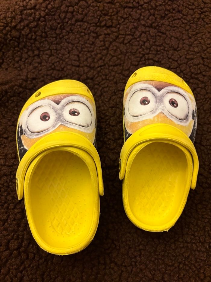 Sabots jaunes motif minions - Taille 24/25 - photo numéro 2