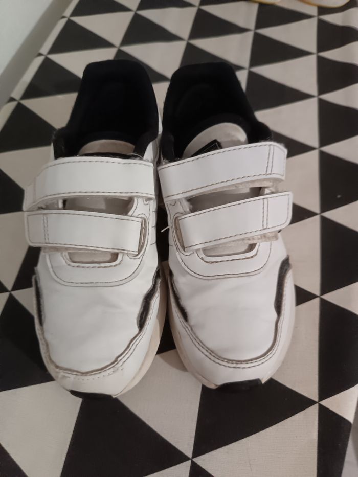 Basket pointure 30 blanche adidas