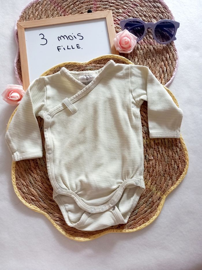 4 bodies fille 👧 3 mois - photo numéro 4
