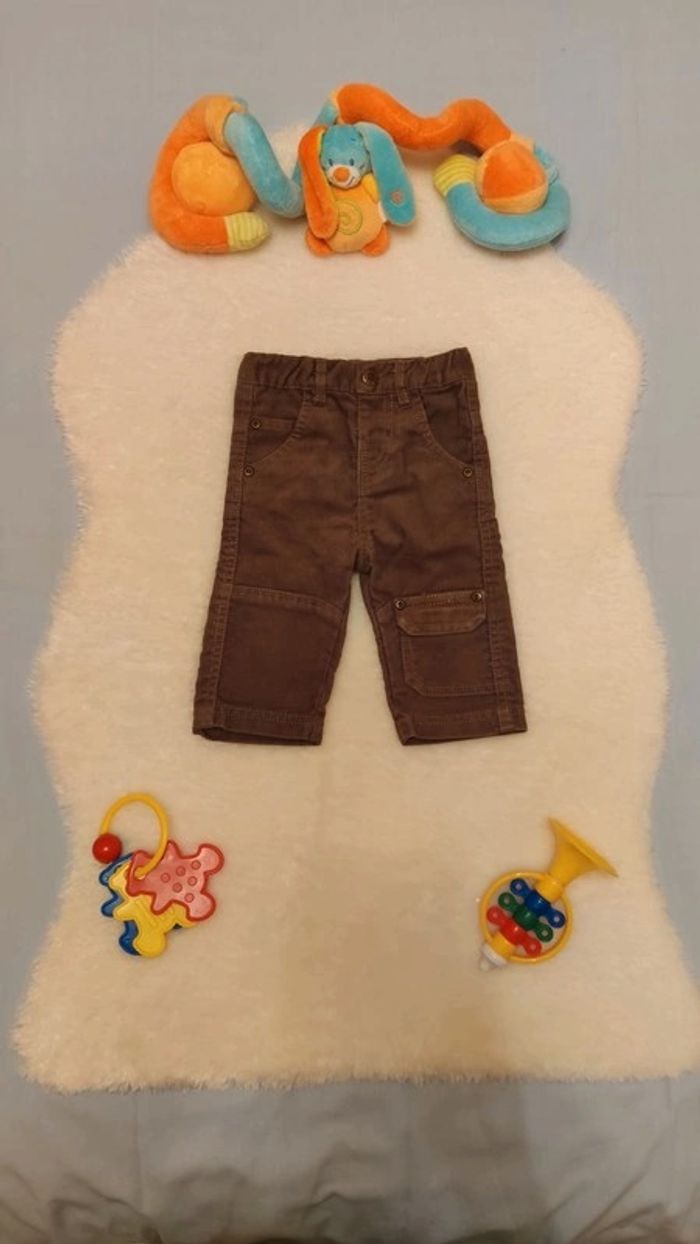 Pantalon velours côtelé marron T. 6 mois Tape À L'Oeil 💮 55% Polyester 45% Coton