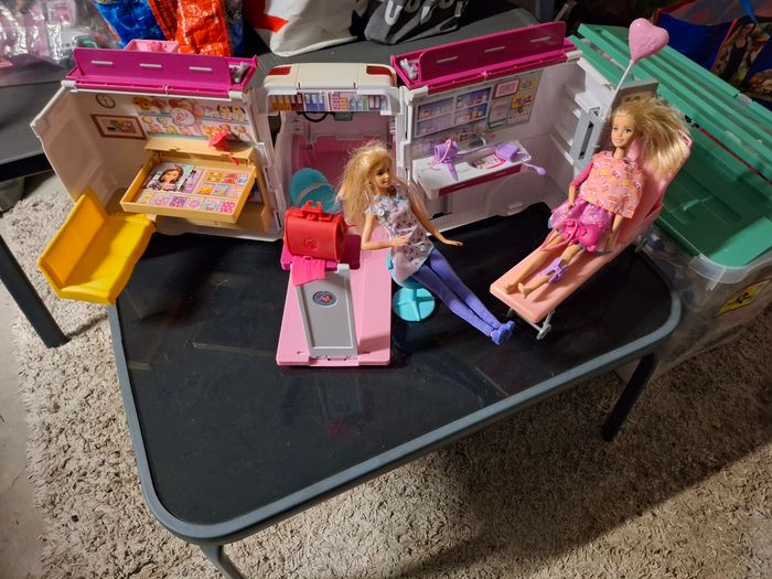 Véhicule ambulance Barbie - photo numéro 5