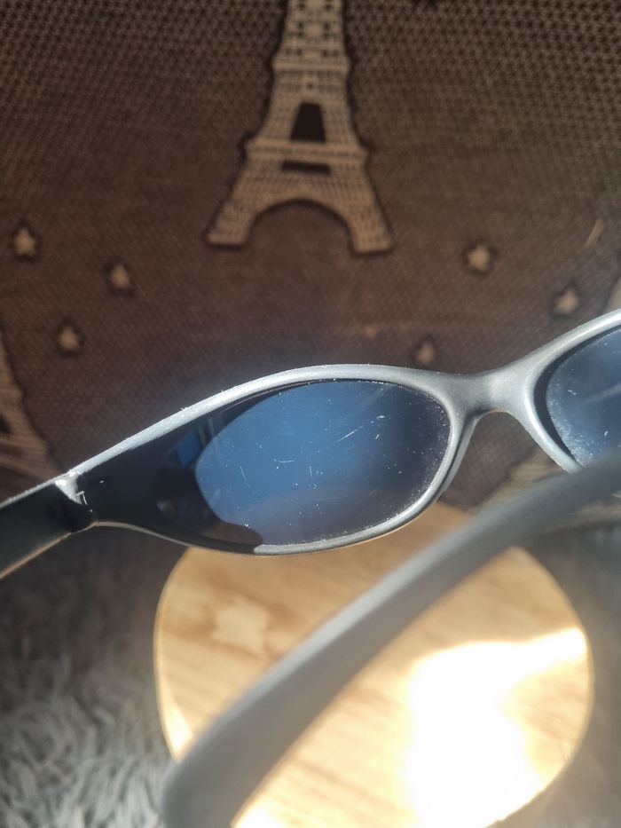 Lunette de soleil noir mixte - photo numéro 7