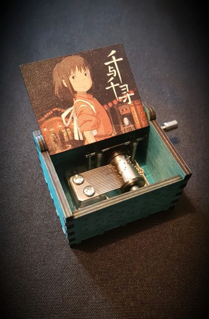 Boîte à musique en bois Le Voyage de Chihiro