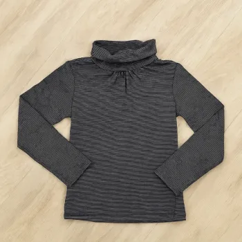 Sous-pull, taille quatre ans in extenso