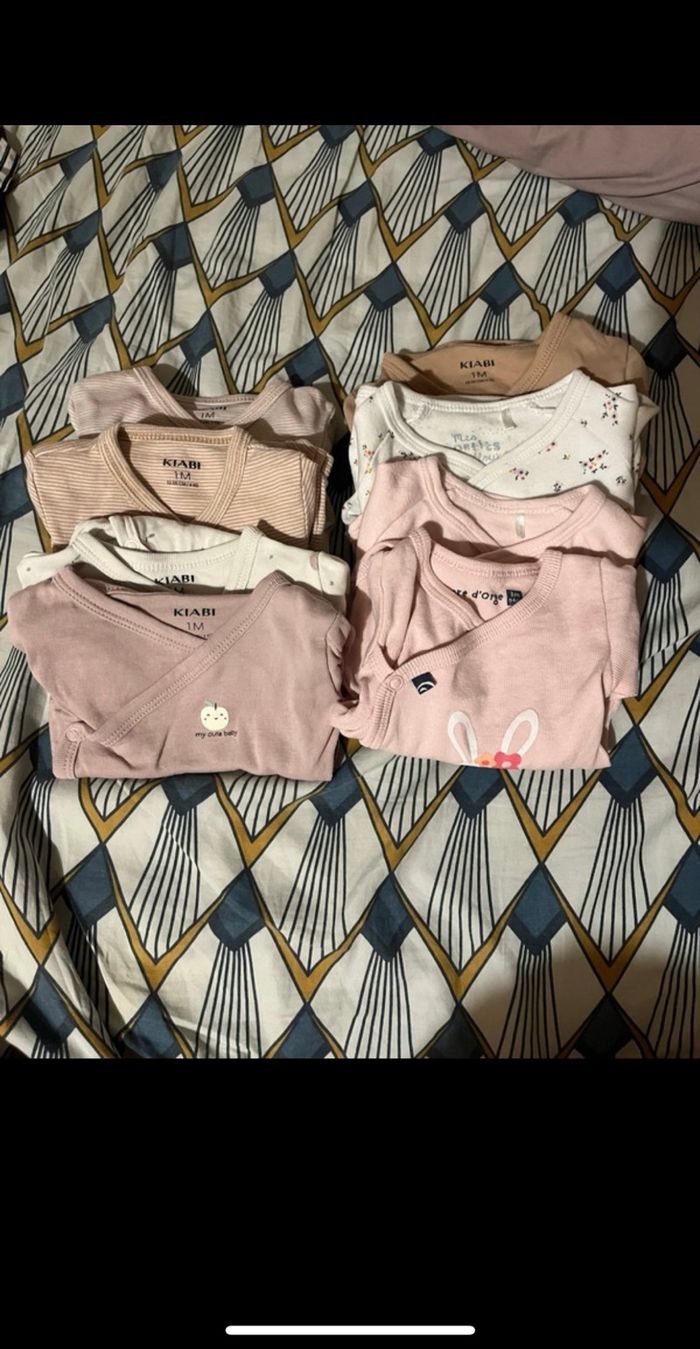 Lot  fille taille 1 mois