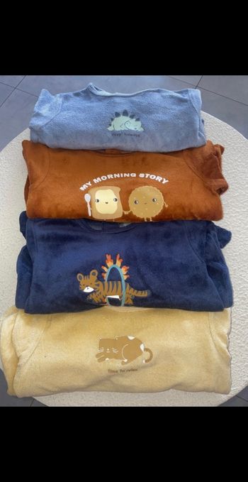 Lot 4 pyjamas 9 mois