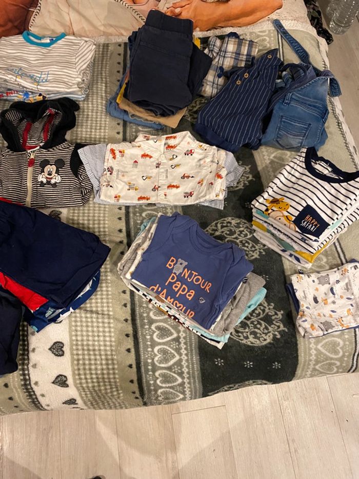 Lot de vêtements en 12 mois - photo numéro 3