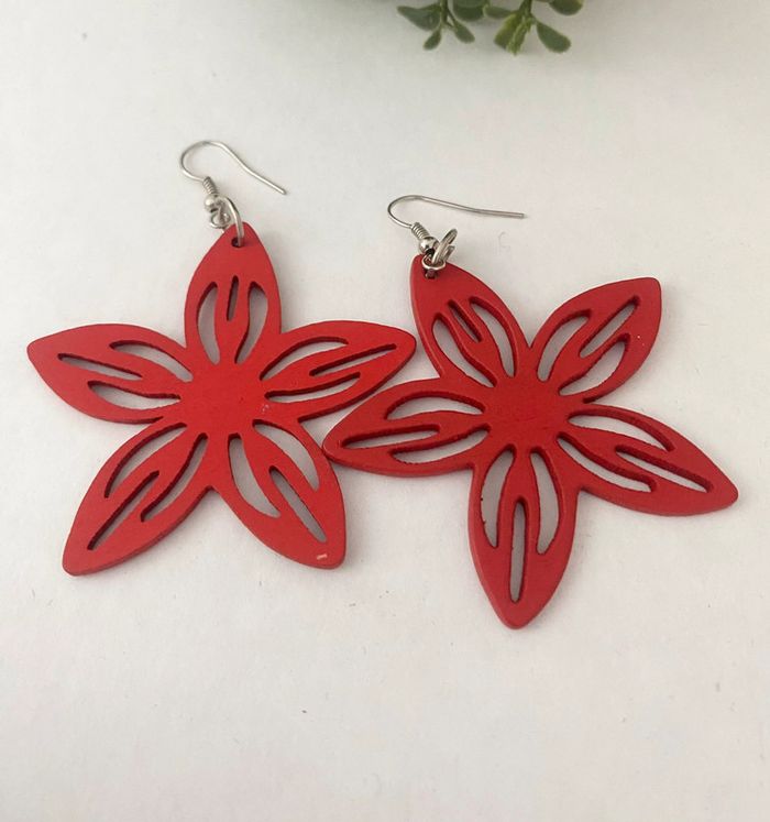 Superbes boucles d’oreilles pendantes bois rouges - photo numéro 5