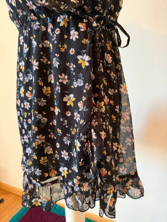 Robe d’été à fleur en très bon état tally weijl taille XS - photo numéro 4