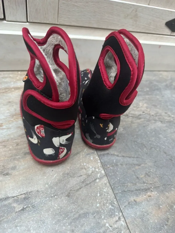 Bottes Bogs 25 noir et rouge ferme - photo numéro 3