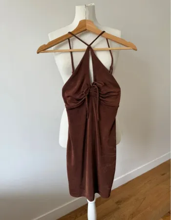 Jolie robe d’été tendance bershka S/36