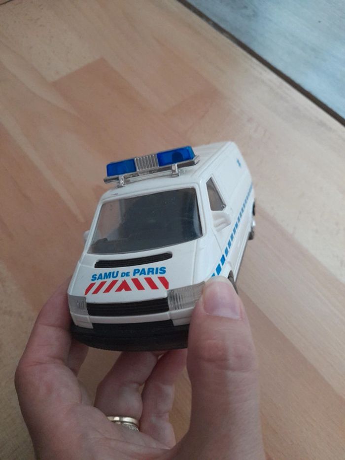 Ambulance Samu de PARIS - photo numéro 2