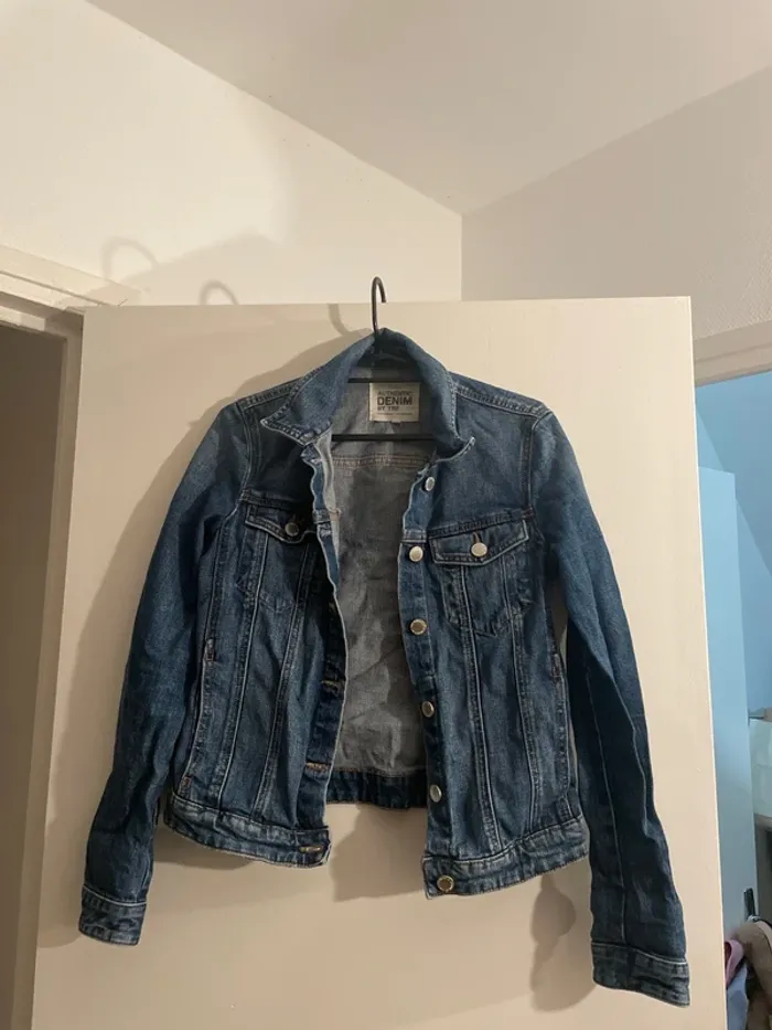 Veste en jean taille 34 Zara - photo numéro 2