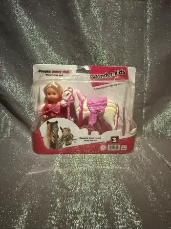 Poupée poney club + accessoires