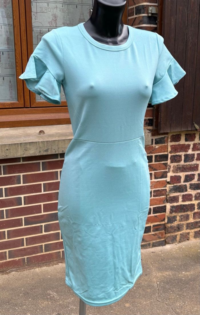 🩵 Robe Moulante Body Illusion Avon – Taille 36/38 - photo numéro 2