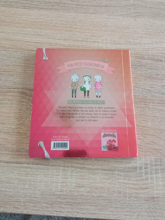 Mon petit fashion book - photo numéro 2