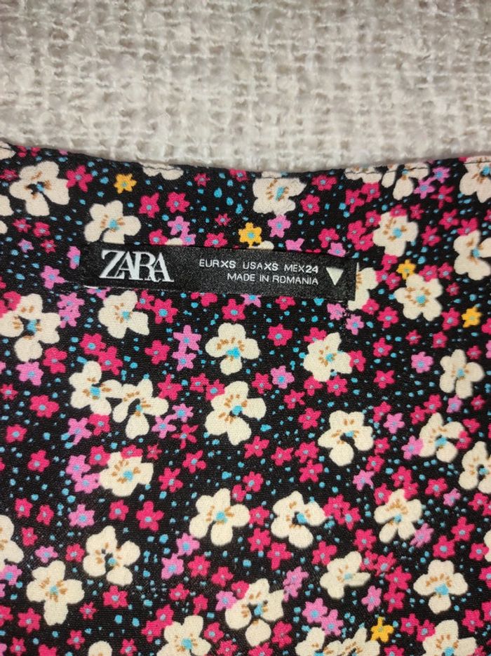 Robe Zara fleurie - photo numéro 4