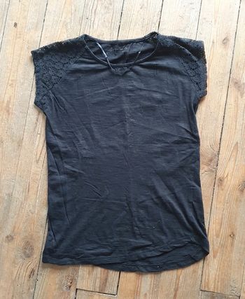 T-shirt noir épaules brodées fleuries Gémo S