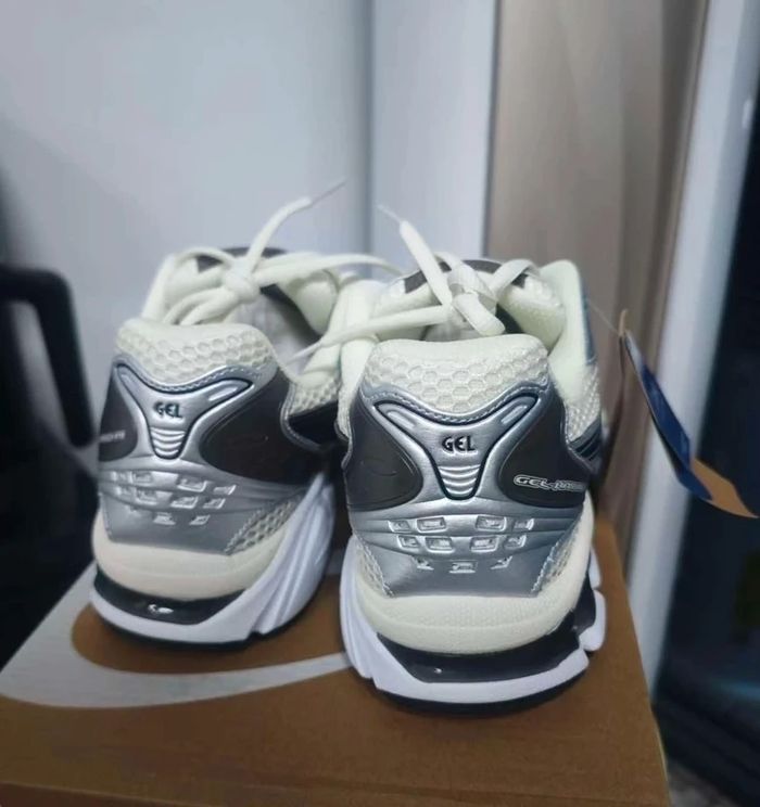 Asics Gel Kayano 14 taille 43.5 - photo numéro 2