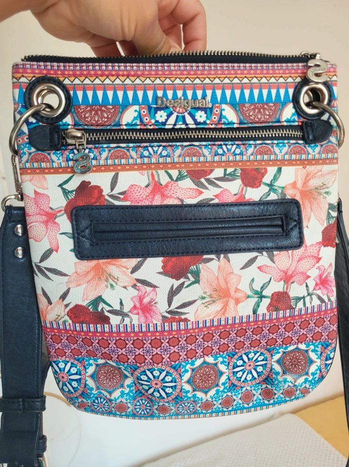 Sacoche sac 👜 bandoulière Desigual état neuf - photo numéro 3
