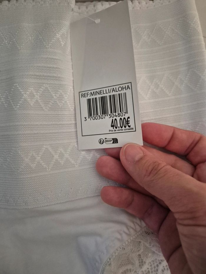 Culotte ventre plat effet gainant"Minelli" en dentelle - photo numéro 3