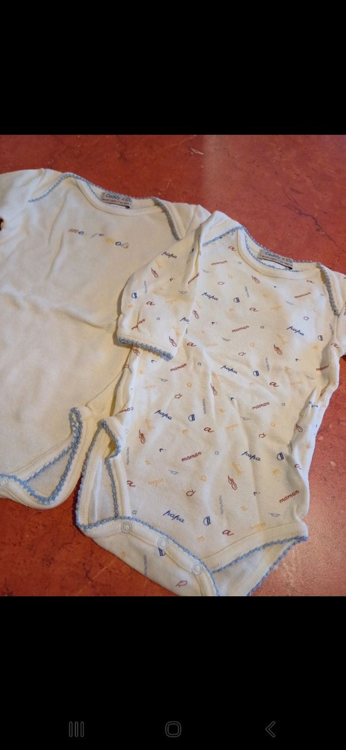 Lot de 2 bodies bébé taille 3 mois