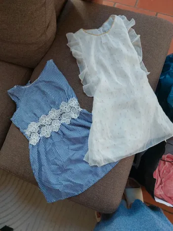 Lot 2 robes