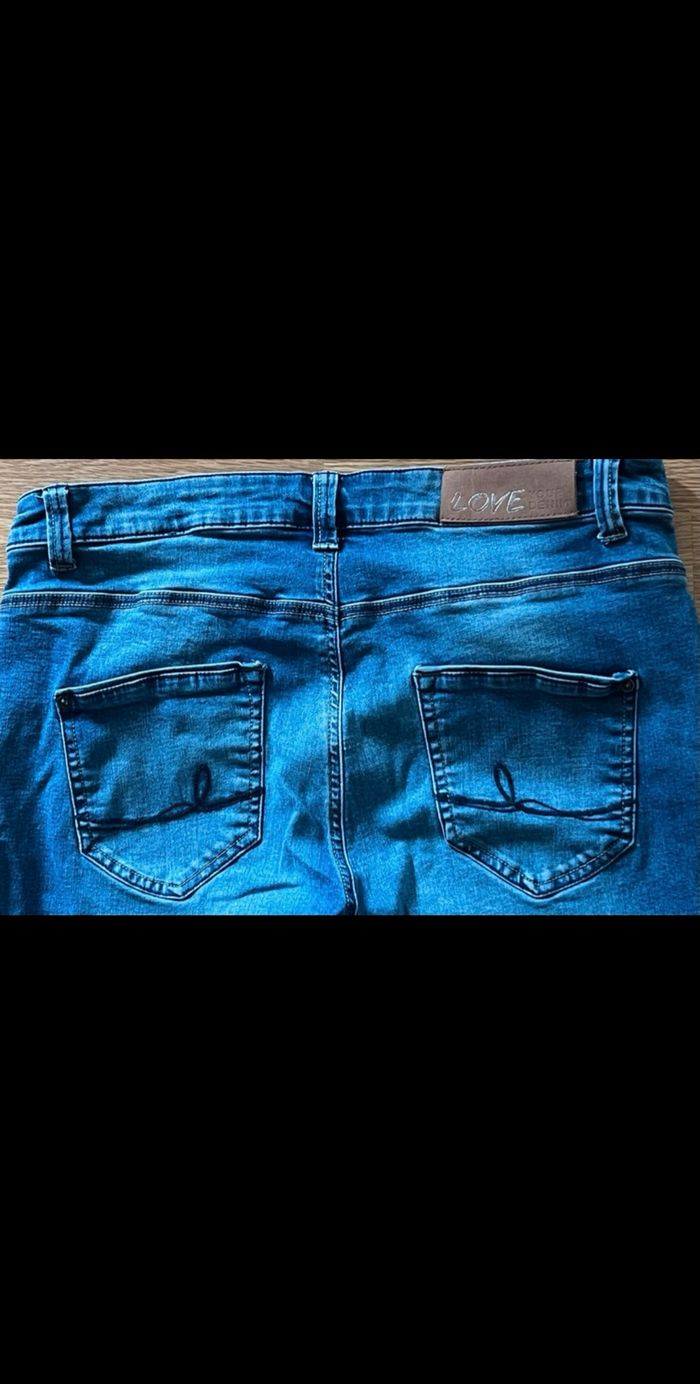 Jean taille haute en 44 - photo numéro 3