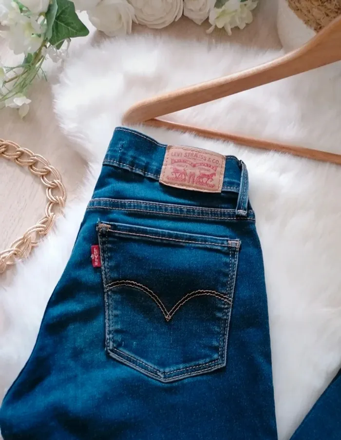 Jolie jeans Levi's taille XS