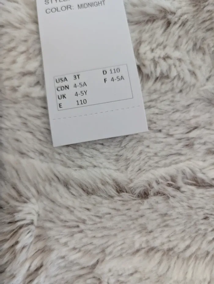 Short Reebok . Neuf. 4/5 ans. - photo numéro 3