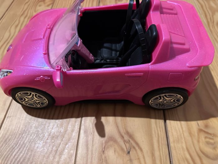 Voiture barbies - photo numéro 3