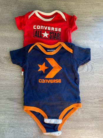 Converse -Lot 2 body 6/9 mois