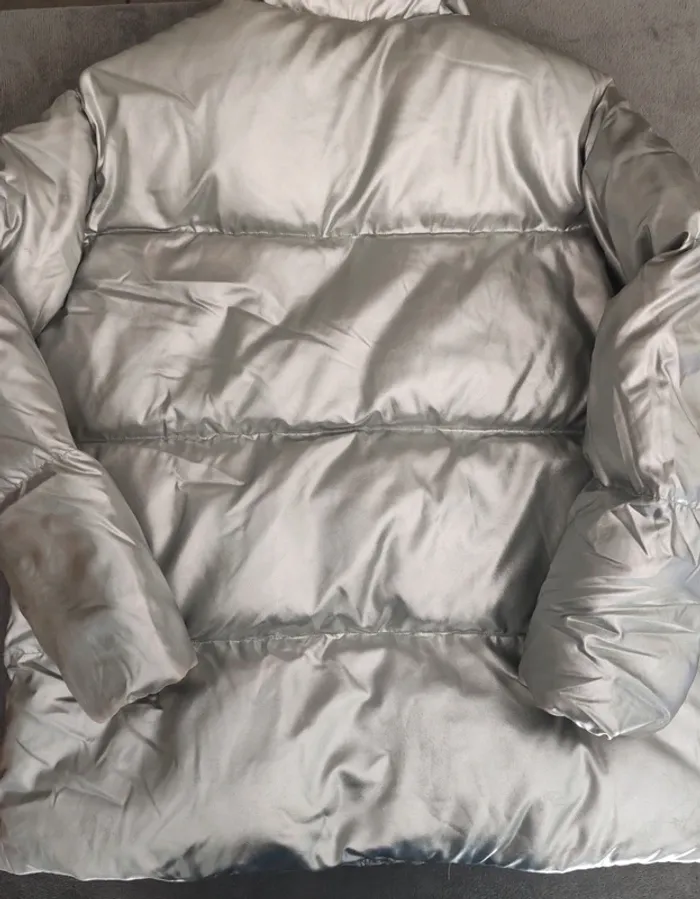Doudoune matelassée Tommy Icons argentée – Taille M Femme – Bon état - photo numéro 3