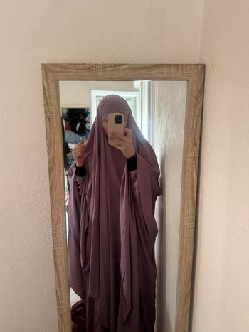 Abaya et grand khimar couleur lilas