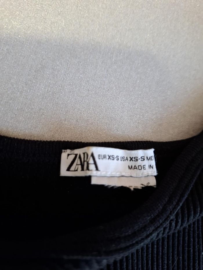 Jolie brassière/top court femme Zara XS noir très bon état - photo numéro 3