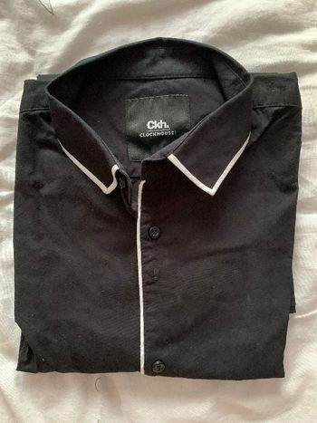 chemise noire et blanche homme