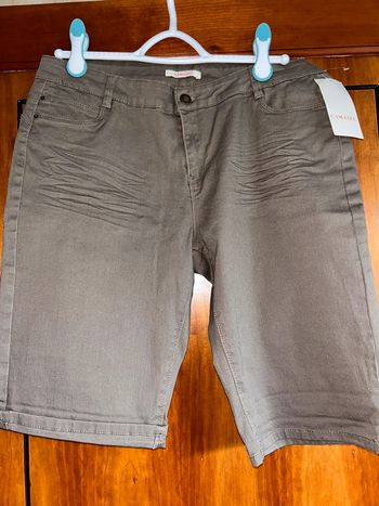 Short bermuda 42/44 neuf avec étiquette Camaïeu