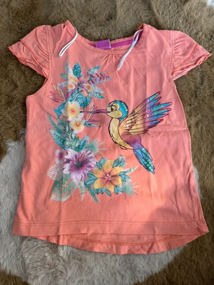 T shirt 4 ans bon état