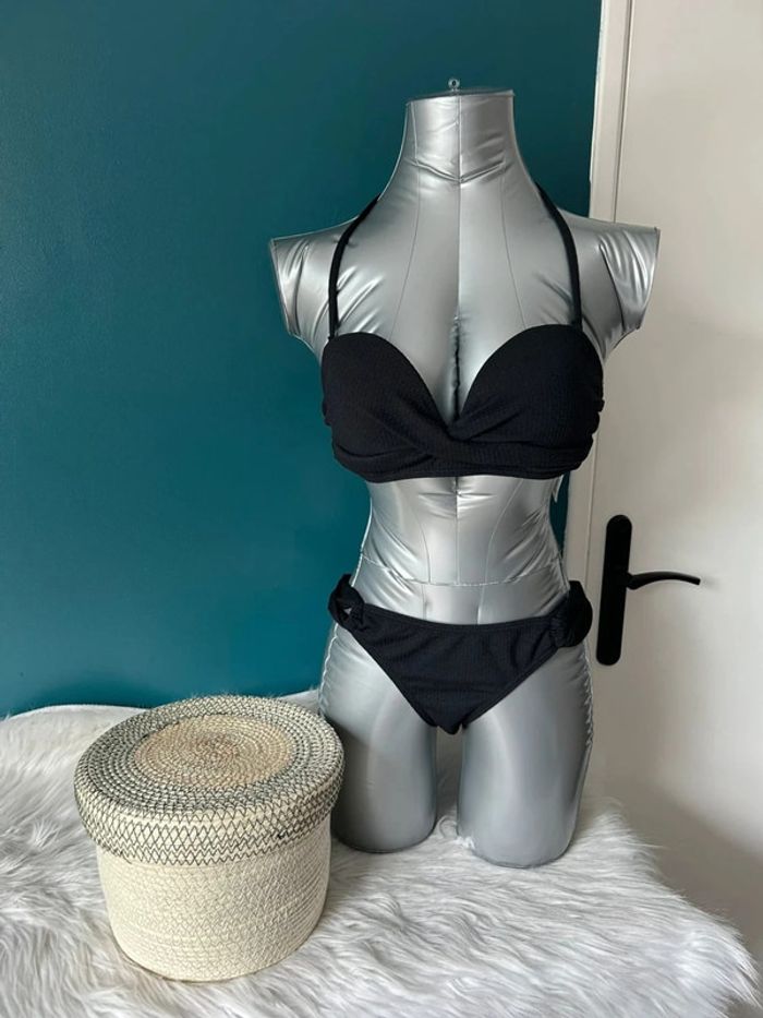 Maillot de bain noir deux pièces - taille 40/42