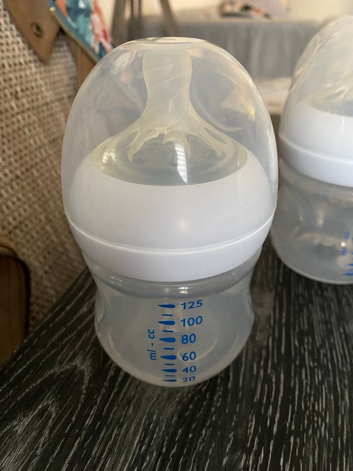 Lot 4 biberons Avent 125ml